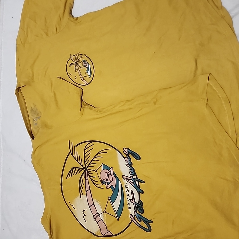 Alien vacation yellow tee